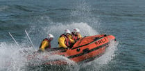 Teenagers in dinghy difficulty rescued off Castle Hill