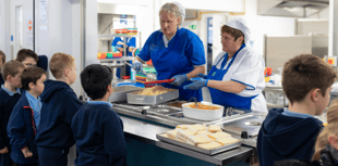 Expand free school meals to all secondary pupils living in poverty